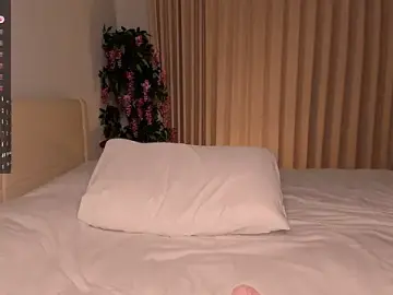 Stripchat Free Porn Cam of MyLoveEllen