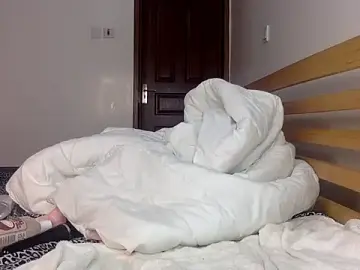 Stripchat Live Sex Cam of Tinydakota