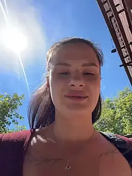 Stripchat Free Porn Cam of MiraReach