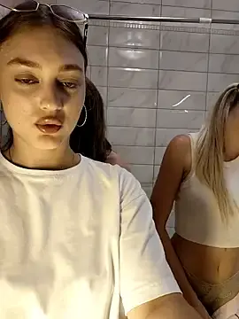 Stripchat Best Webcam of caressyourself