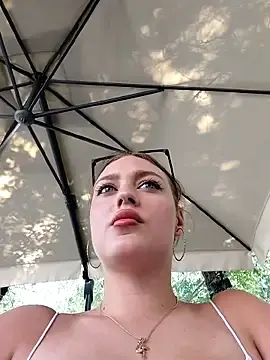 Stripchat Adult Webcam of caressyourself