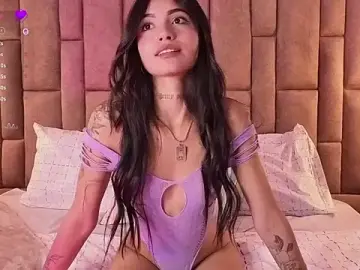 Stripchat Free Porn Cam of BrianaJhons19