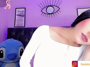 Stripchat Free Live Porn of Amira_Ember