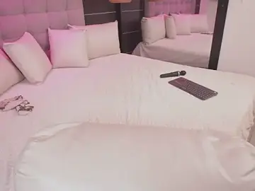 Stripchat Best live sex cam show of BellaLatinaTS
