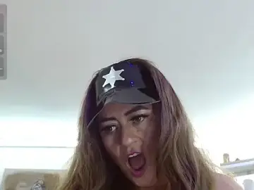 Stripchat Sex Cam of magenta_maturr