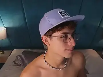 Stripchat Watch Live Sex Cams of Aaron_Eze