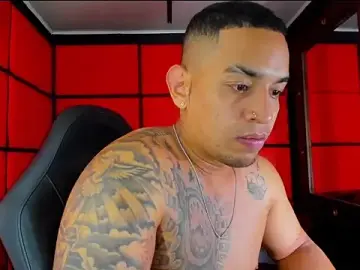 Stripchat Sex Cam of Damian09_