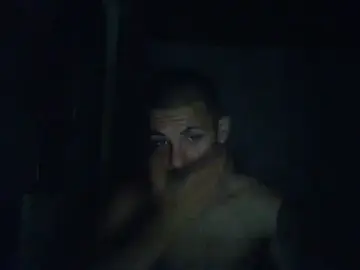 Stripchat Free Live Porn of robertmrn112