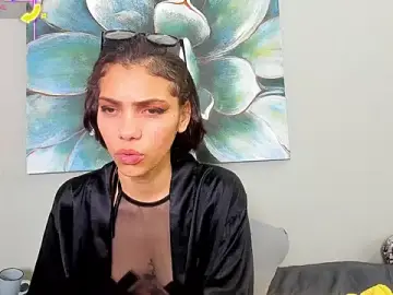 Stripchat Live Sex of TattoedLexi_