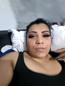 Stripchat Live Sex of AmyCubes