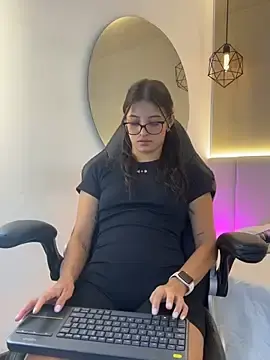 Stripchat Live Sex Cam of Arilw