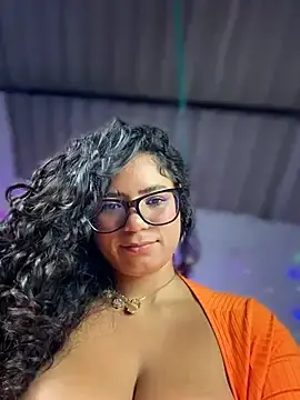 Stripchat Adult Webcams of Simone_Miller