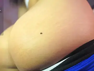 Stripchat Free Live Porn of mia_colin1_