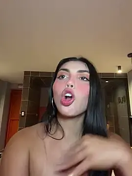 Stripchat Sex Cam of zui_lu