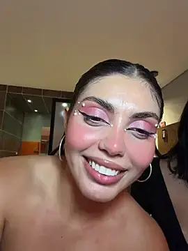 Stripchat Live Sex Cam of zui_lu