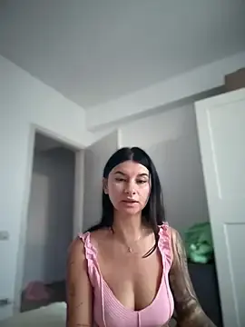 Stripchat Free Live Porn of DramaQueen__