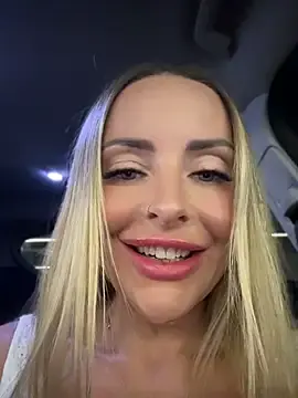 Stripchat Free Live Porn of EmaSalis