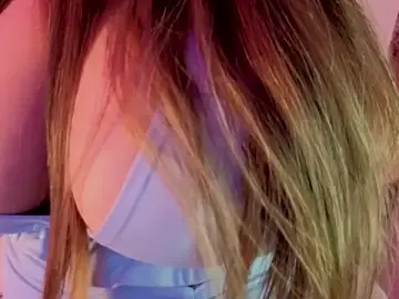 Stripchat Free Porn Cam of MollyBigBoobs12