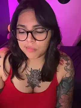 Stripchat Free Porn Cam of miacanela_xo