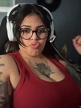 Stripchat Live Porn of miacanela_xo