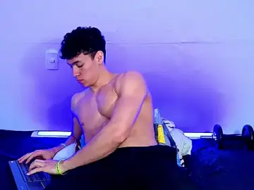 Stripchat Watch Live Sex Cams of Luke_Muscle
