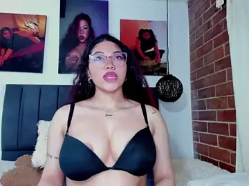 Stripchat Live Porn of kyliejenner_hot