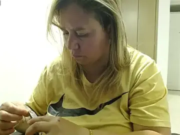 Stripchat Live Porn of LauraReeves