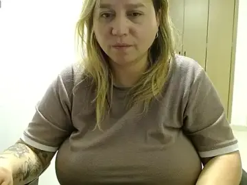 Stripchat Best Webcam of LauraReeves