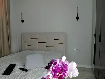 Stripchat Free Live Porn of Lola_Peach