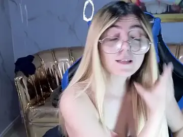 Stripchat Best Webcam of Kriistal_s