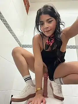 Stripchat Nude Webcam of ArieliciousXXX