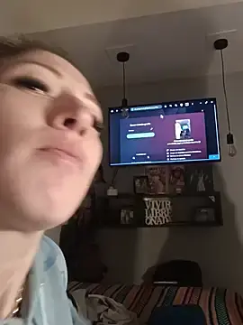 Stripchat Sex Cam of Luucy-Fer