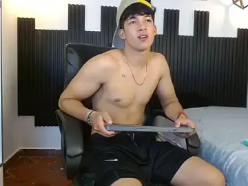 Stripchat Live Porn of ren_storm