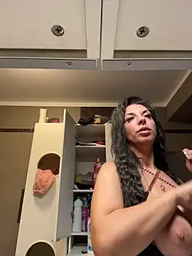 Stripchat Free Porn Cam of Almmaxxxx