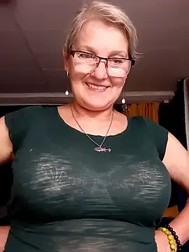Stripchat Live Sex Cam of irinamaux