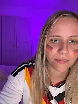 Stripchat Live Sex of lunawolf21