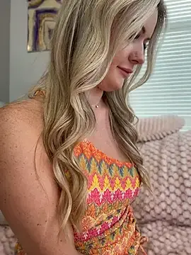 Stripchat Nude Webcam of LoveShae_