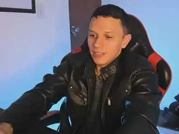 Stripchat Free Porn Cam of Masterdave7