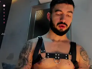 Stripchat Live Sex Cam of MarkWalker__
