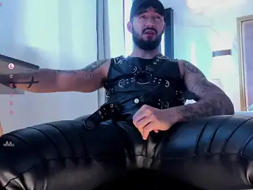Stripchat Free Porn Cam of MarkWalker__