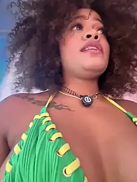 Stripchat Adult Webcam of riri_brunnete