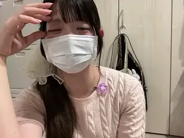 Stripchat Sex Cam of y-u-r-a-33