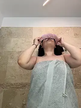 Stripchat Live Sex Cam of Andrestarr