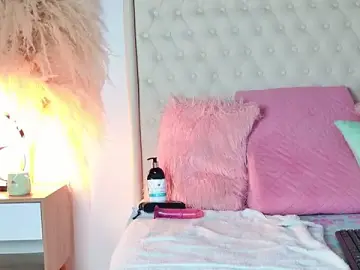 Stripchat Adult Webcam of KeendallRouse