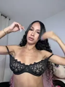 Stripchat Live Sex Cam of Miaa_love6969
