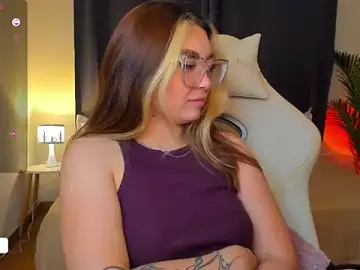 Stripchat Sex Cam of dakottaa_