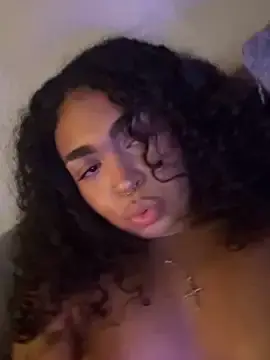 Stripchat Live Sex Cam of azaraxxxamor