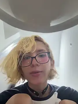 Stripchat Watch Live Sex Cams of SweetBunnyGF