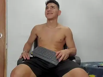 Stripchat Watch Live Sex Cams of andrew_rose_