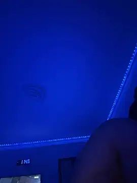 Stripchat Live Sex Cam of Hugo1993